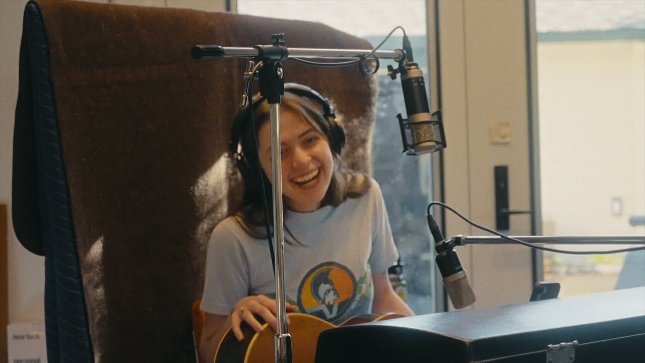 Lizzy McAlpine - Older: The Making Of The Album Trailer